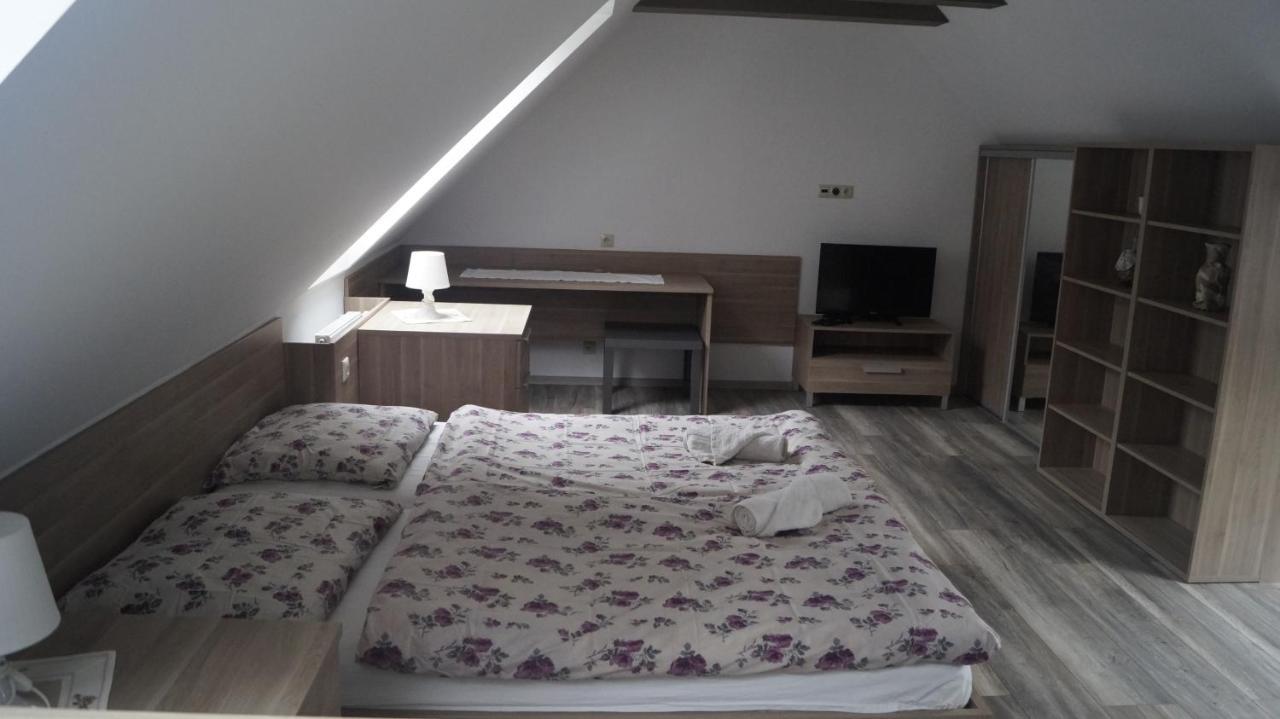Penzion Jolla Červený Kláštor Extérieur photo